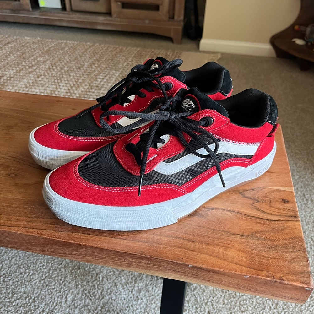 Vans Wayvee 2022 - Black & Red - Size M 10.5